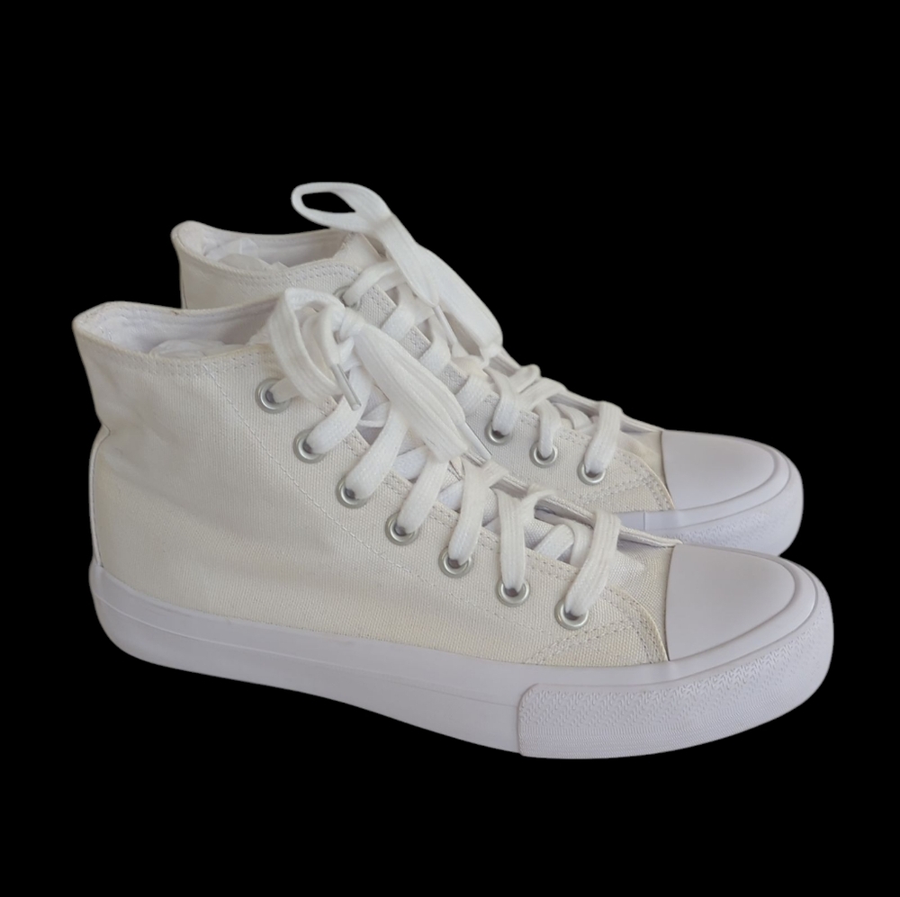 No Boundaries High Top Canvas Lace Up Sneakers 8.5 Off White